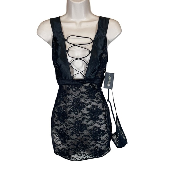 Fredrick’s of Hollywood Belle Lucia black lace chemise and panties medium New - Picture 1 of 7